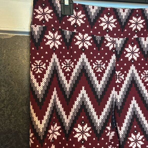 Faded Glory Women’s Burgundy Red Ski Pattern Style Casual Leggings L 12-14 - Picture 4 of 5